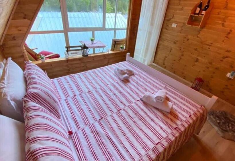 Bed and Breakfast Bujtina Miqesia