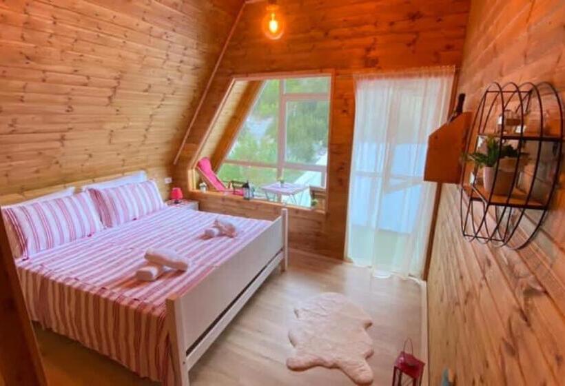 Bed and Breakfast Bujtina Miqesia
