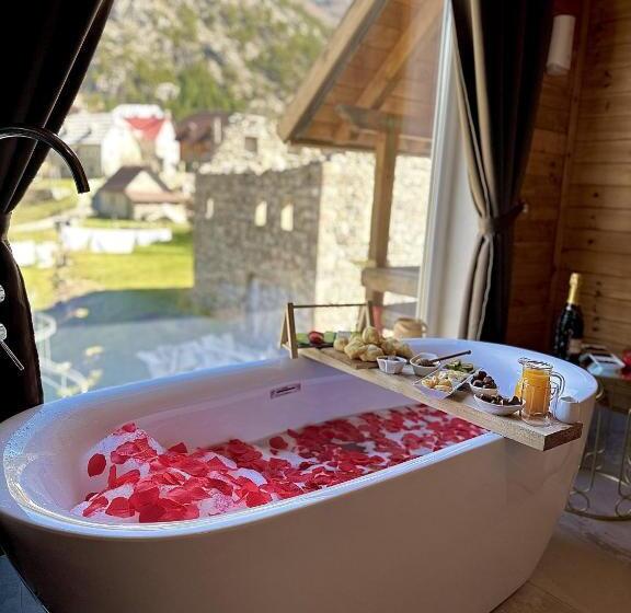 Bed and Breakfast Bujtina Miqesia