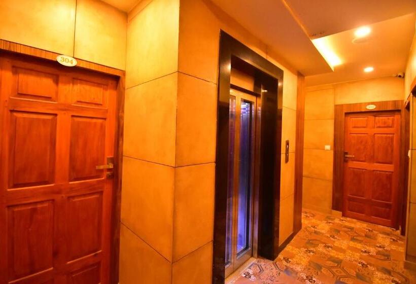 Отель Orchid Suites Cochin