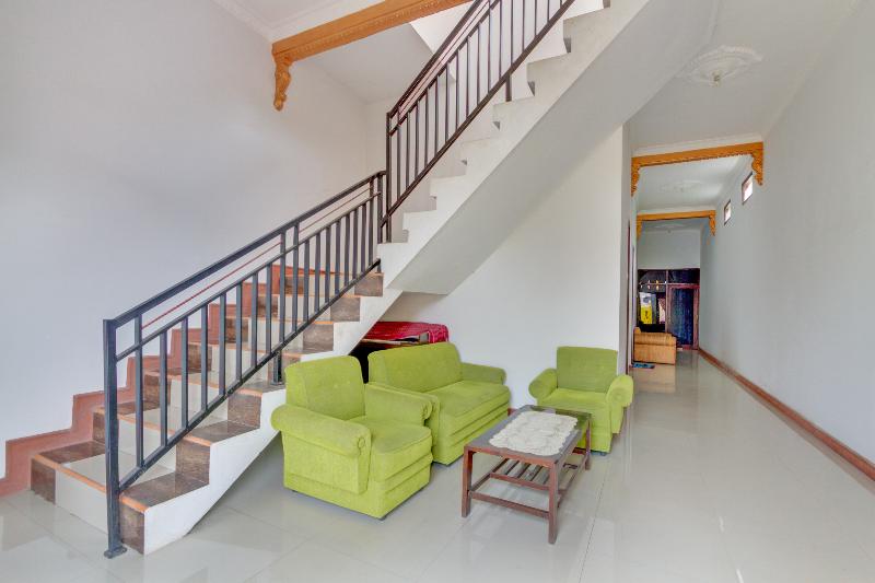 Hotel Orange Inn Redpartner Madiun