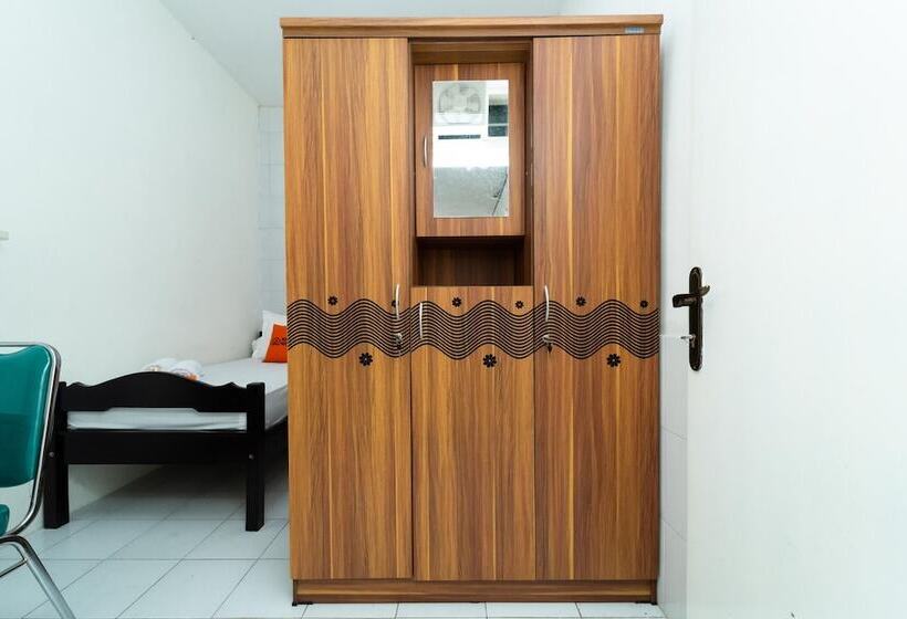 ペンション Koolkost Female Syariah Near Smak Kolese Santo Yusup