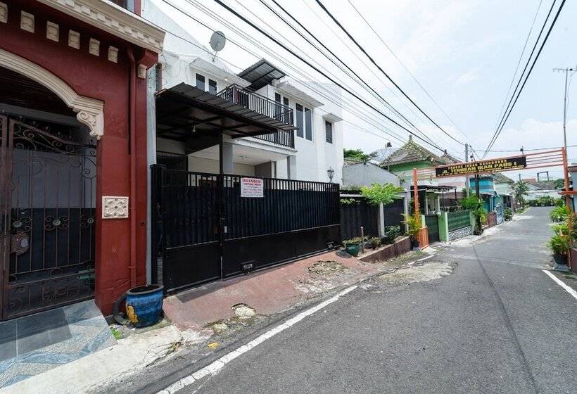 ペンション Koolkost Female Syariah Near Smak Kolese Santo Yusup