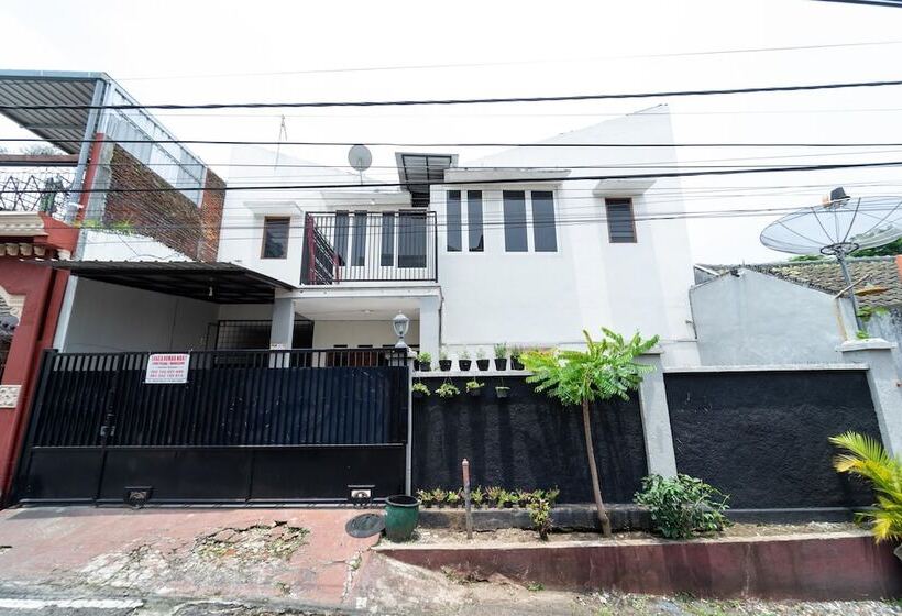 ペンション Koolkost Female Syariah Near Smak Kolese Santo Yusup