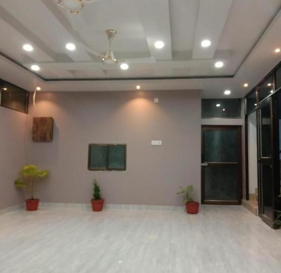 پانسیون Woodland Lodge And Restaurant