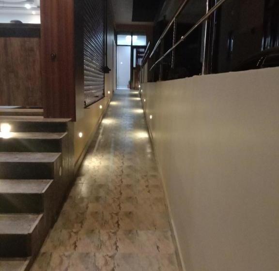 پانسیون Woodland Lodge And Restaurant