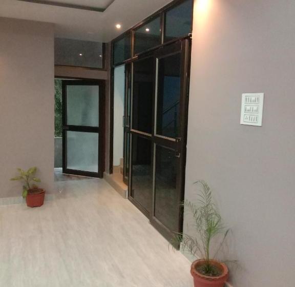 پانسیون Woodland Lodge And Restaurant