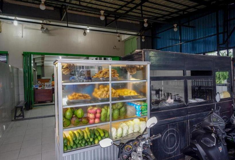 Reddoorz Syariah @ Hotel Wisma Indonesia Kendari