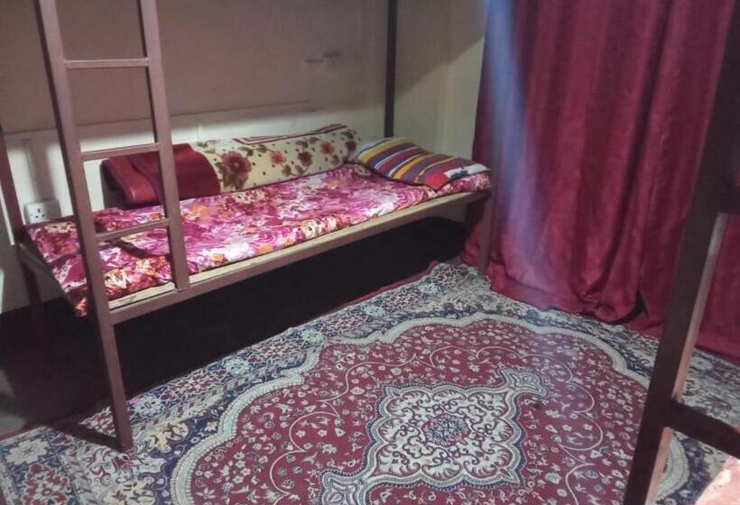 Hostel Backpackers Hub