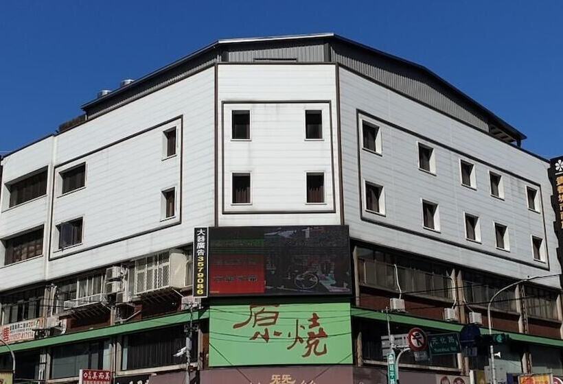 هاستل Crystal City