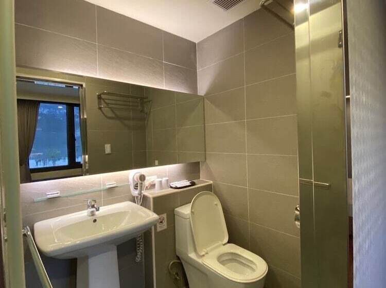 هاستل Crystal City