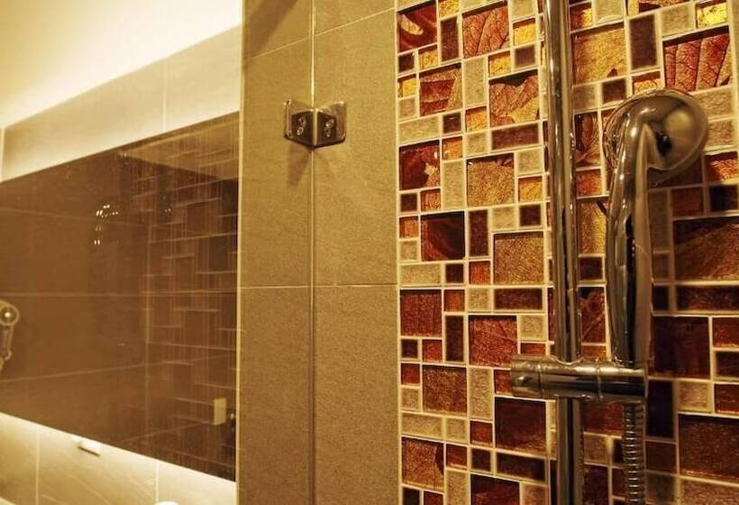 هاستل Crystal City