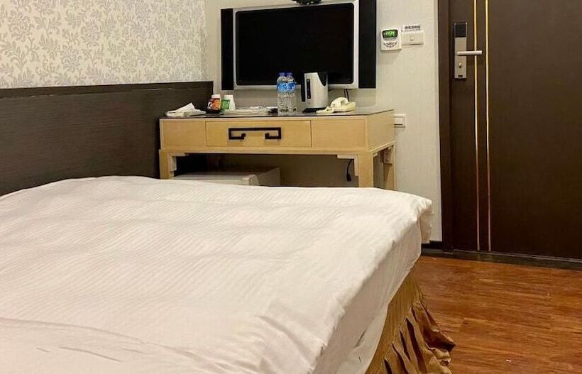 هاستل Crystal City