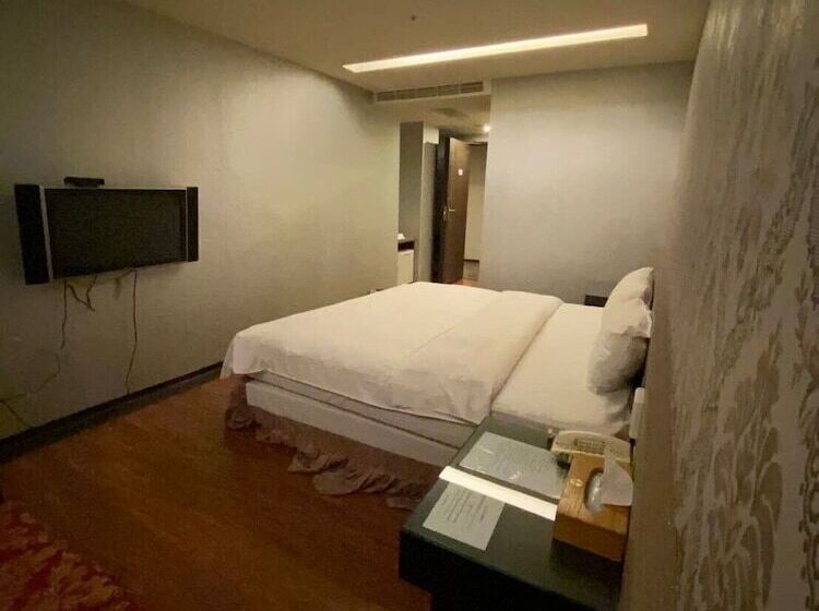 هاستل Crystal City