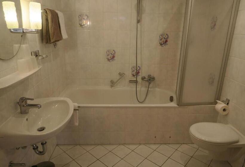 ユースホステル Gasthof Tiroler Hof