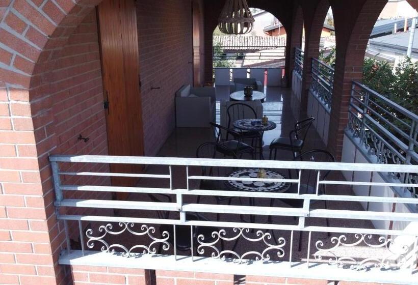 ベッドアンドブレックファースト Villa Ferrari Oriella