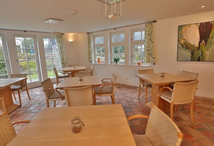 هتل Fiester Hannes