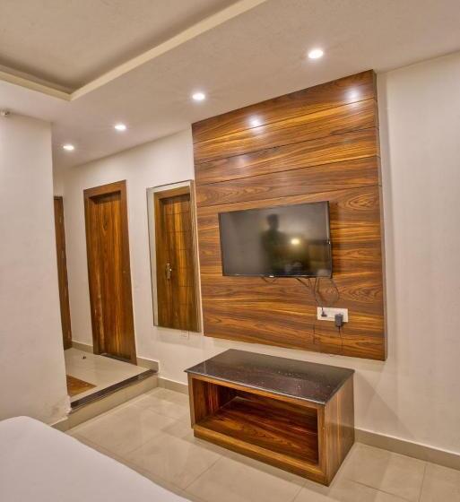 Hotel Height View Residency