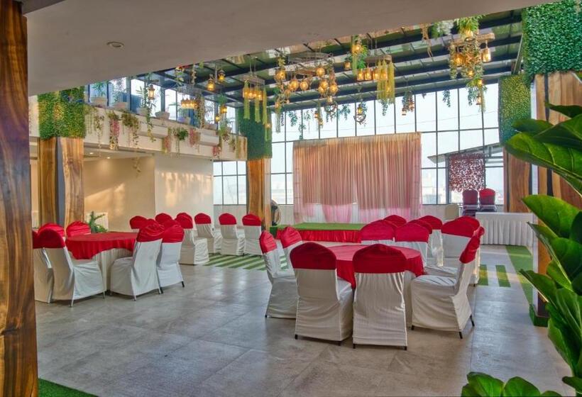 Hotel Height View Residency