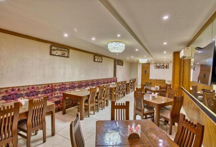 Hotel Height View Residency