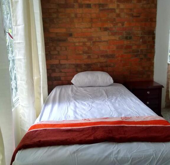 酒店 Kaliawiri Bird Lodge & Reserve