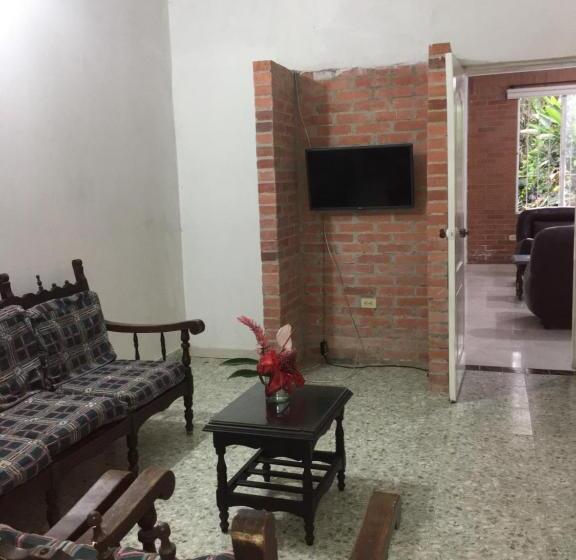 酒店 Kaliawiri Bird Lodge & Reserve