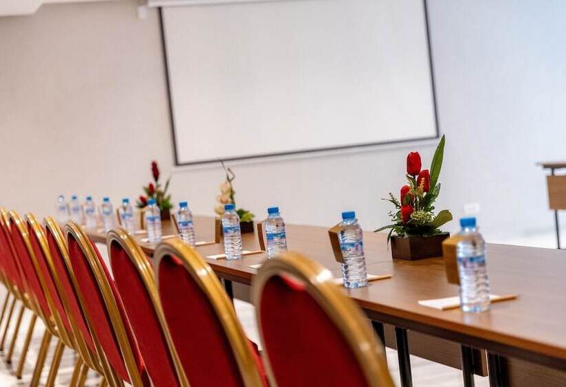 בית מלון כפרי Nour Plazza