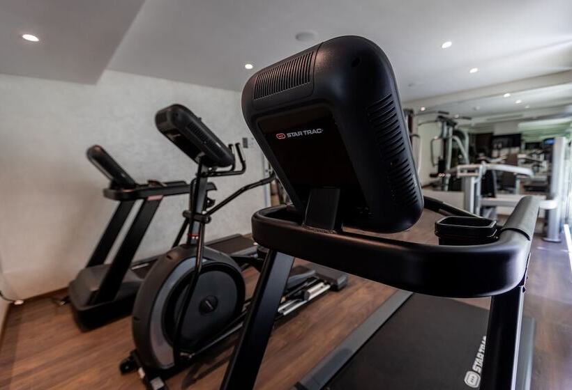 בית מלון כפרי Nour Plazza