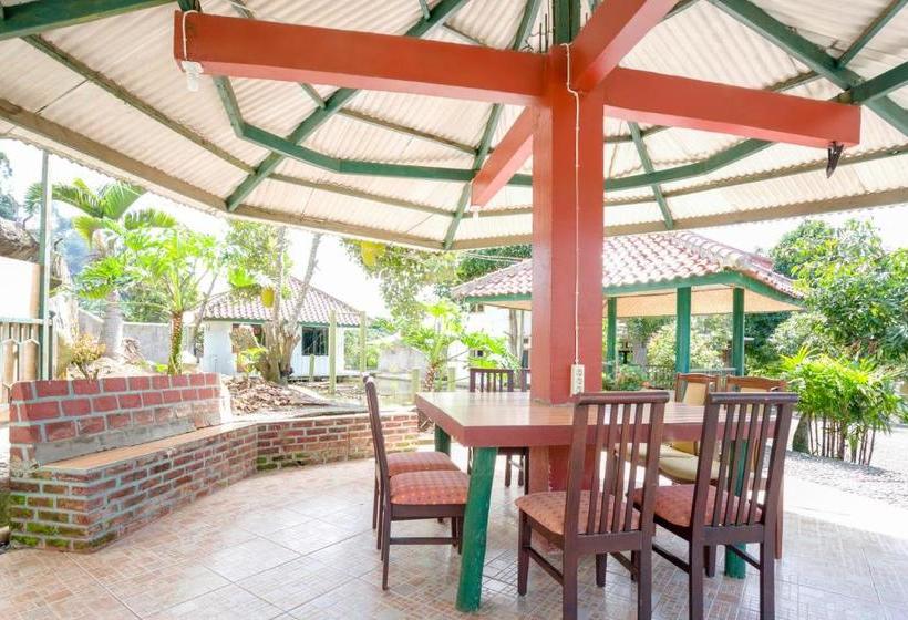 فندق Oyo 3030 Sindangsari Guest House