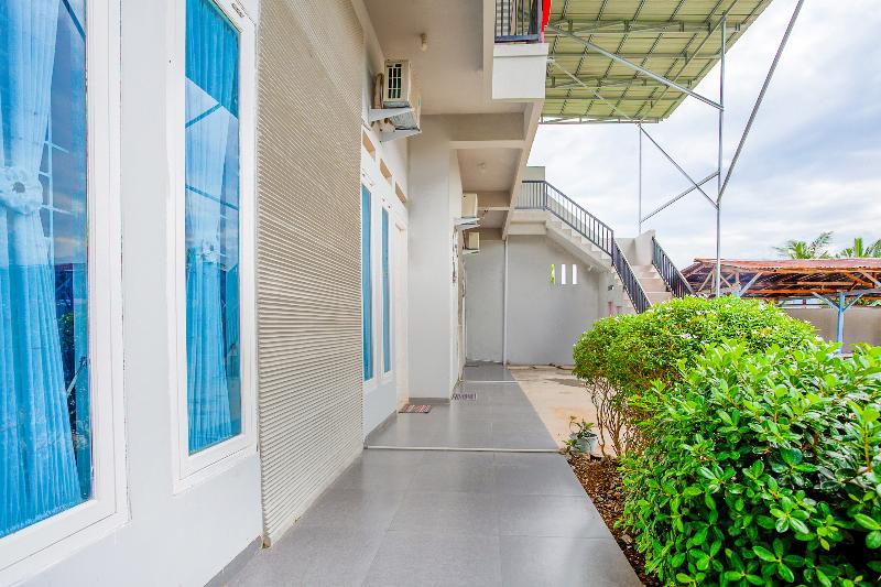 Отель Oyo 3073 Twin House Syariah