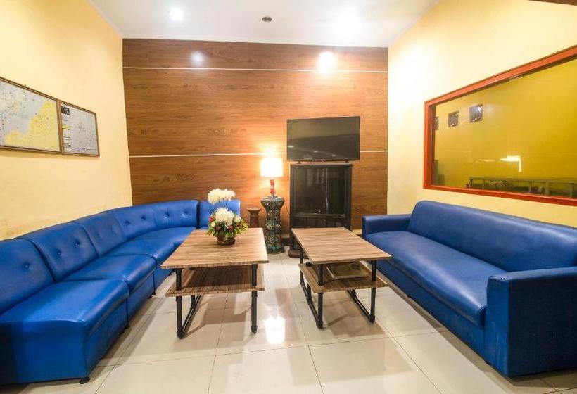 בית מלון כפרי Oyo 3104 Wisata