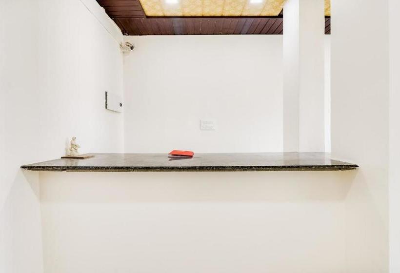 فندق Oyo 69468 Shatayu Lodge And Family Restaurant