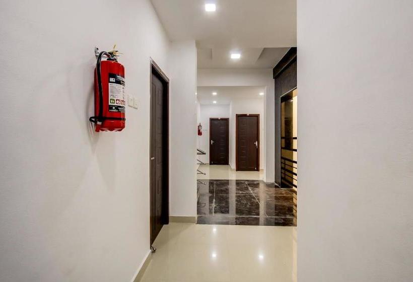 酒店 Oyo 69625 Mayuraa Residency