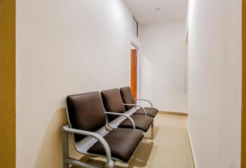 酒店 Oyo 69625 Mayuraa Residency