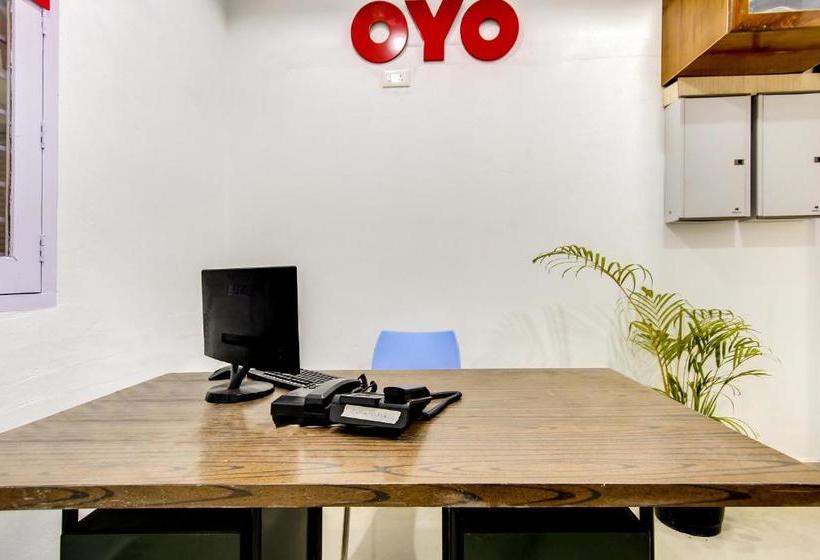 בית מלון כפרי Oyo 69625 Mayuraa Residency