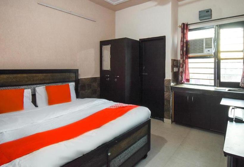 ホテル Oyo 69940 First Choice Pg