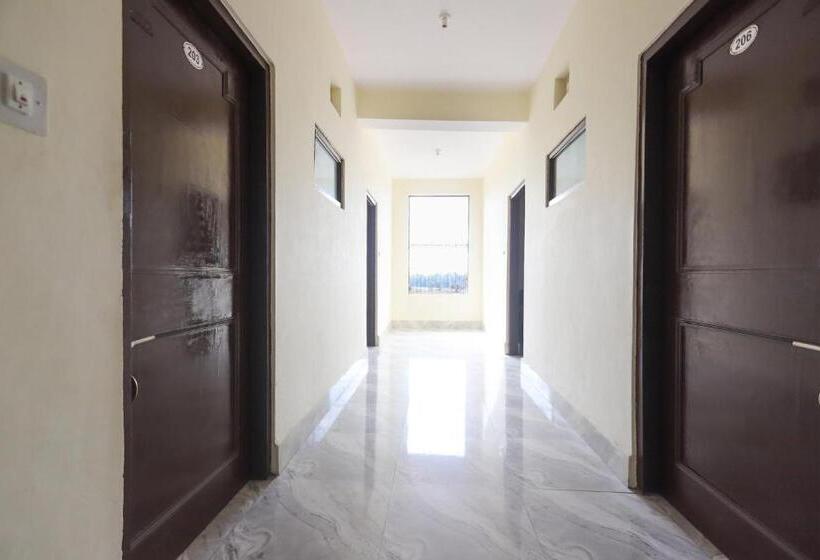 فندق Oyo 70414 Rudra