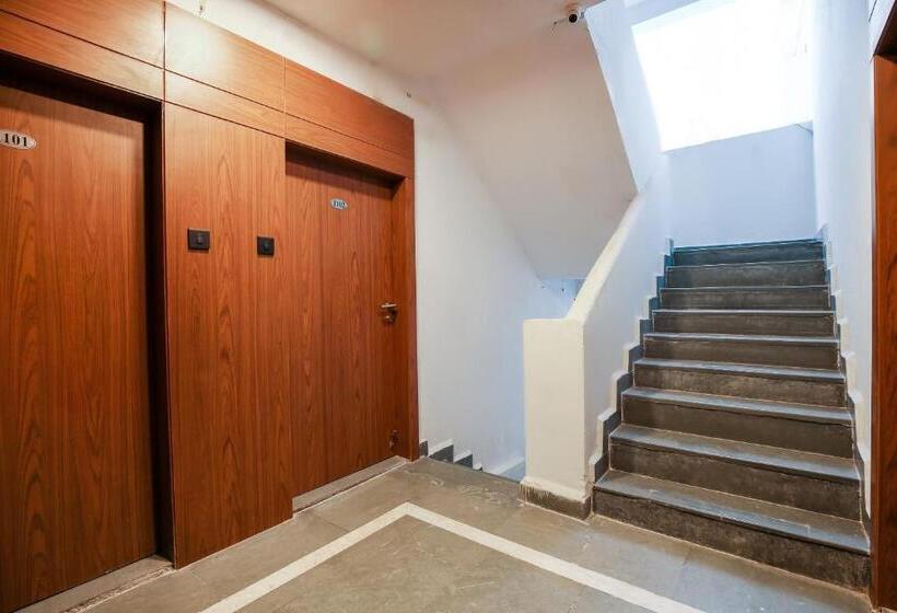 호텔 Oyo 70540  Greenacre