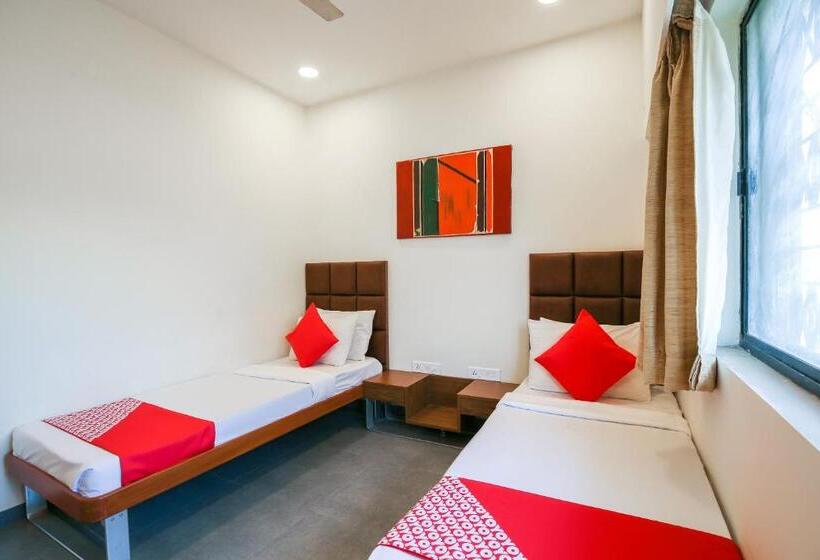 호텔 Oyo 70540  Greenacre