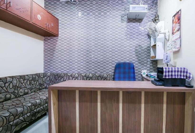 호텔 Oyo 70540  Greenacre