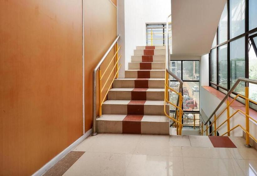 酒店 Oyo 70557 Royal Pride