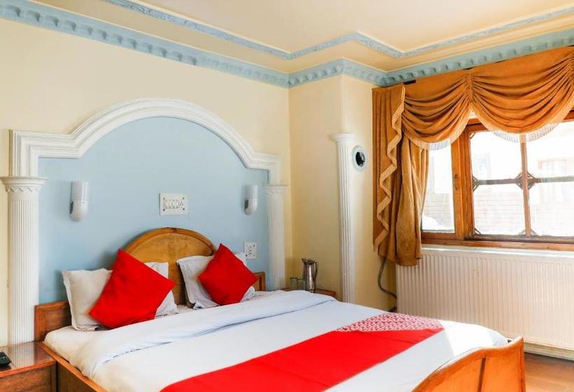 فندق Oyo 70684 Gulmarg Inn