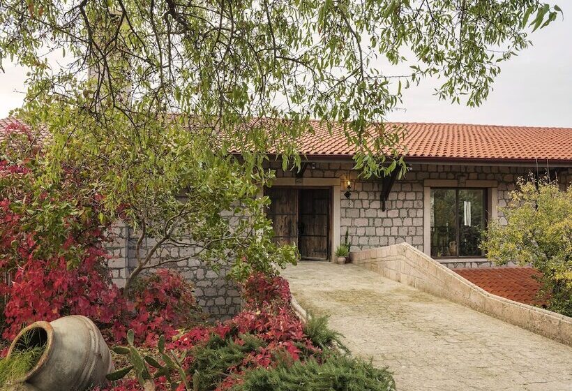 בית מלון כפרי Simurg Inn