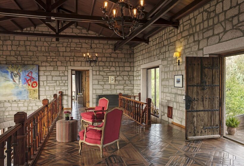 בית מלון כפרי Simurg Inn