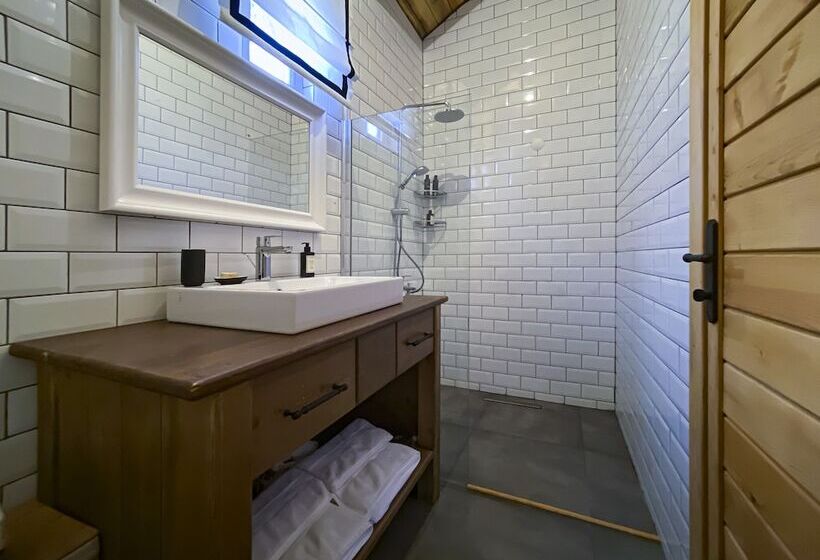 בית מלון כפרי Simurg Inn