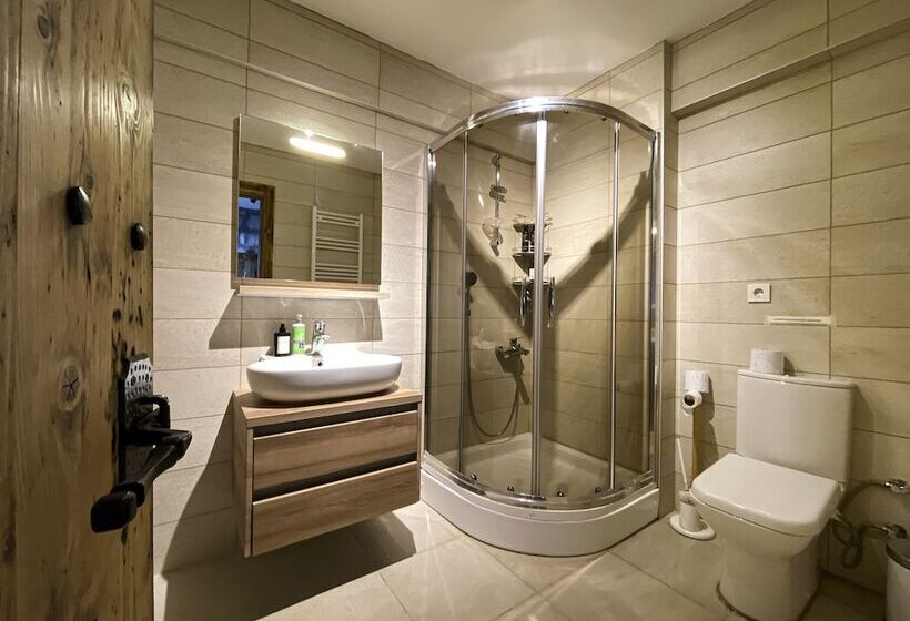 בית מלון כפרי Simurg Inn