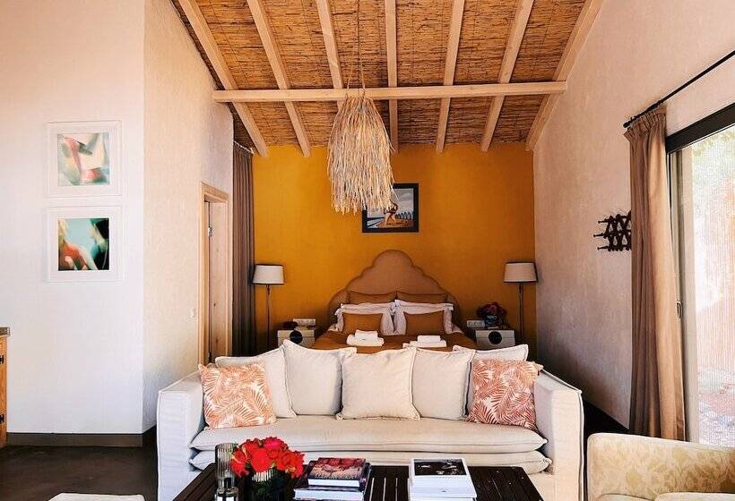 בית מלון כפרי Simurg Inn