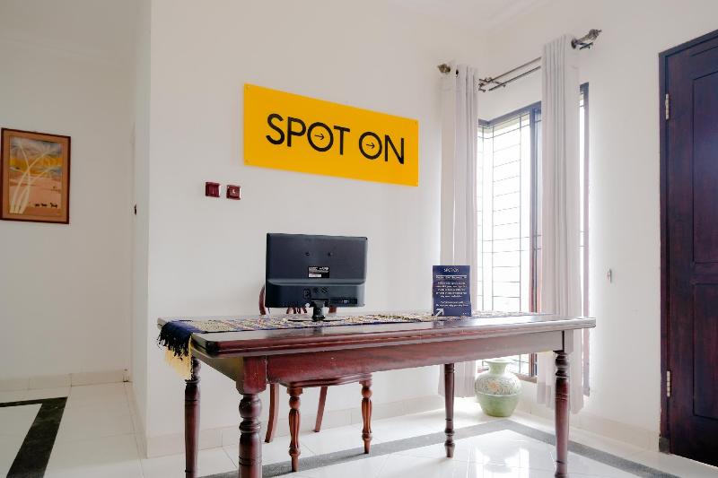 ホテル Spot On 3037 Sakinah Residence