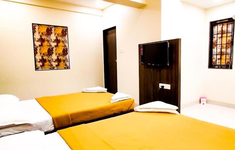 호텔 White House Inn