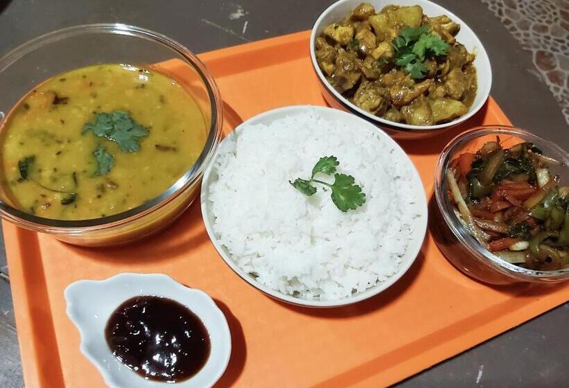 پانسیون Guddy’s Riverside Cottage